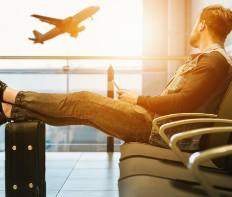 Dimensiunile bagajelor de mână și greutatea maximă admisă la principalele companii aeriene