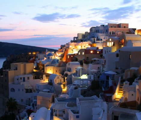 Ofertă de vacanță ieftină în Santorini