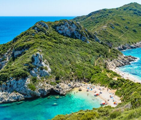 Vacanță ieftină în Corfu, în iulie