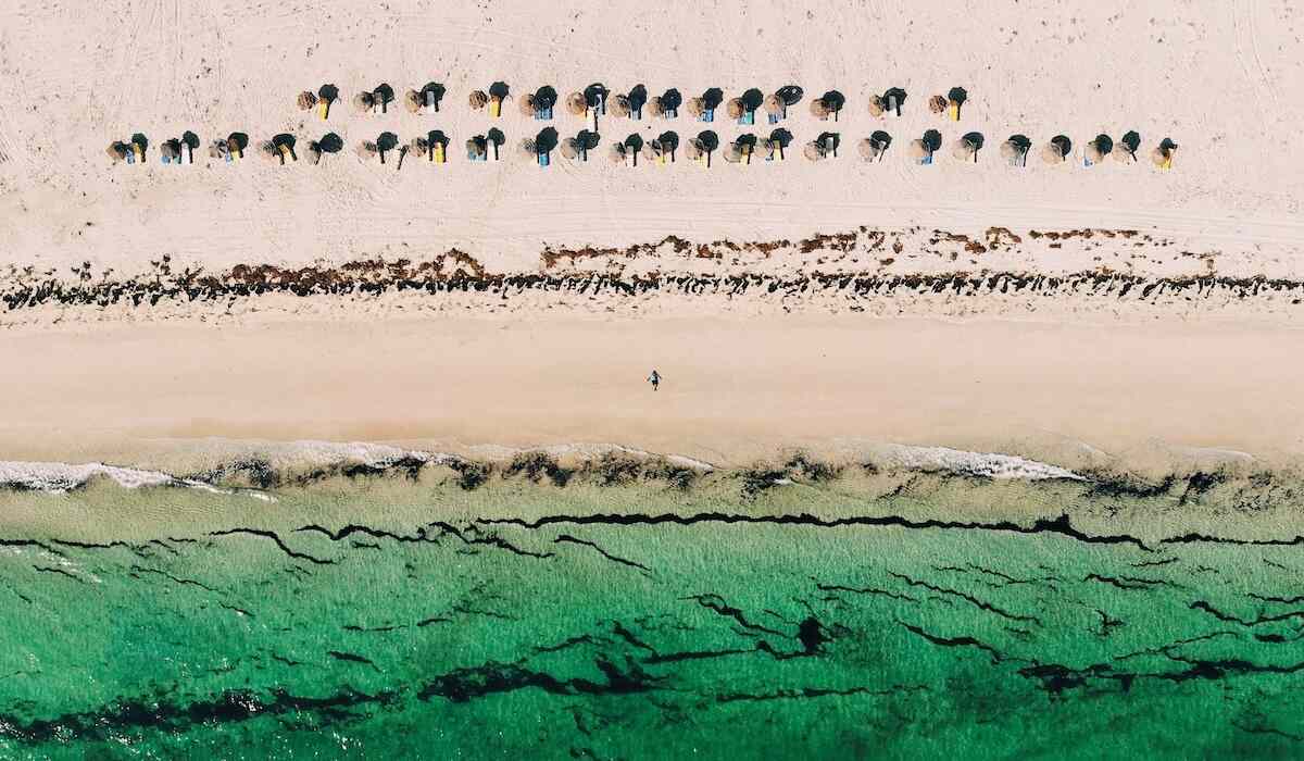 Djerba, insula mediteraneană din Tunisia cu plaje care aduc aminte de Bahamas, dar care e mult mai ieftină și mai aproape
