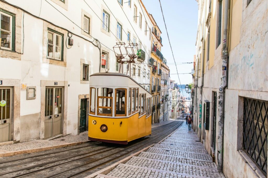 Tramvaiul istoric din Lisabona / foto: unsplash.com