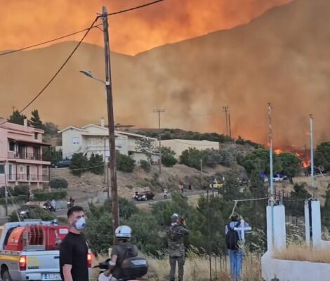 Incendiu pe a cincea cea mai mare insulă a Greciei
