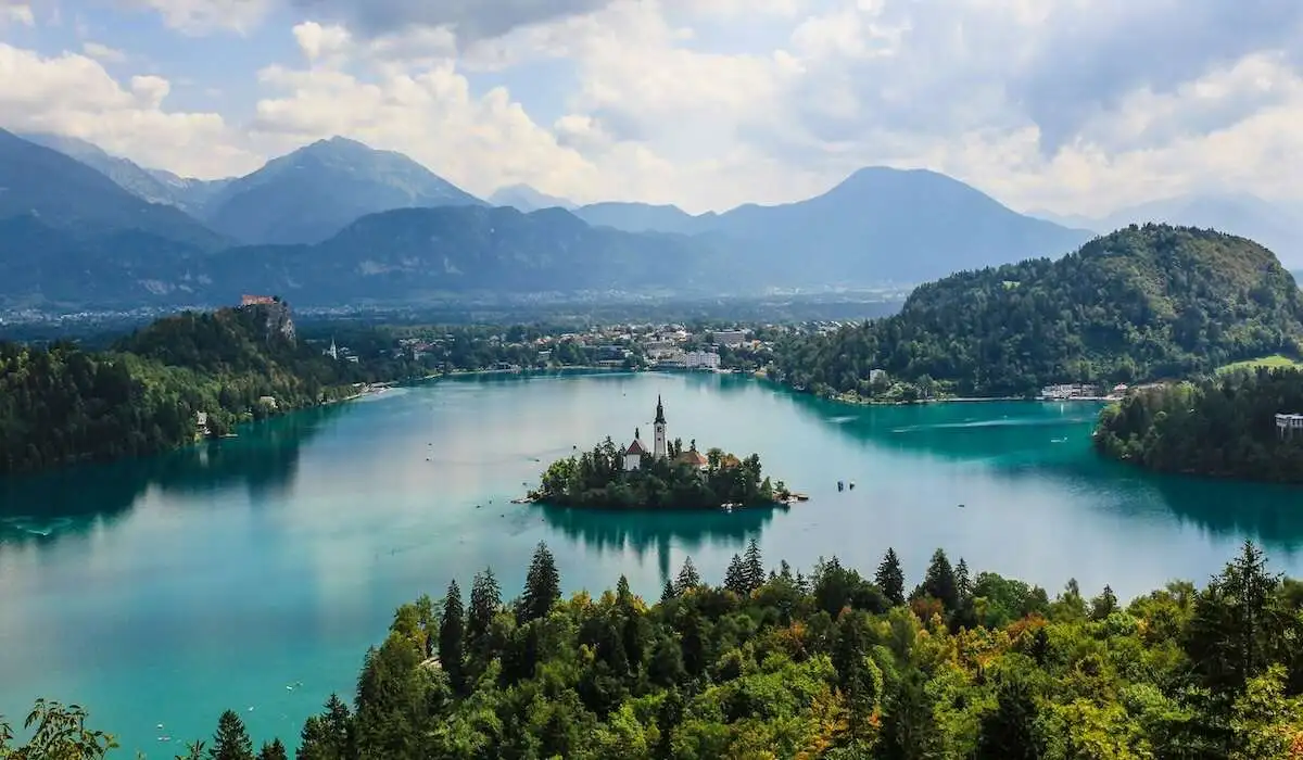 Lacul Bled, din Slovenia, desemnat cel mai relaxant loc din Europa