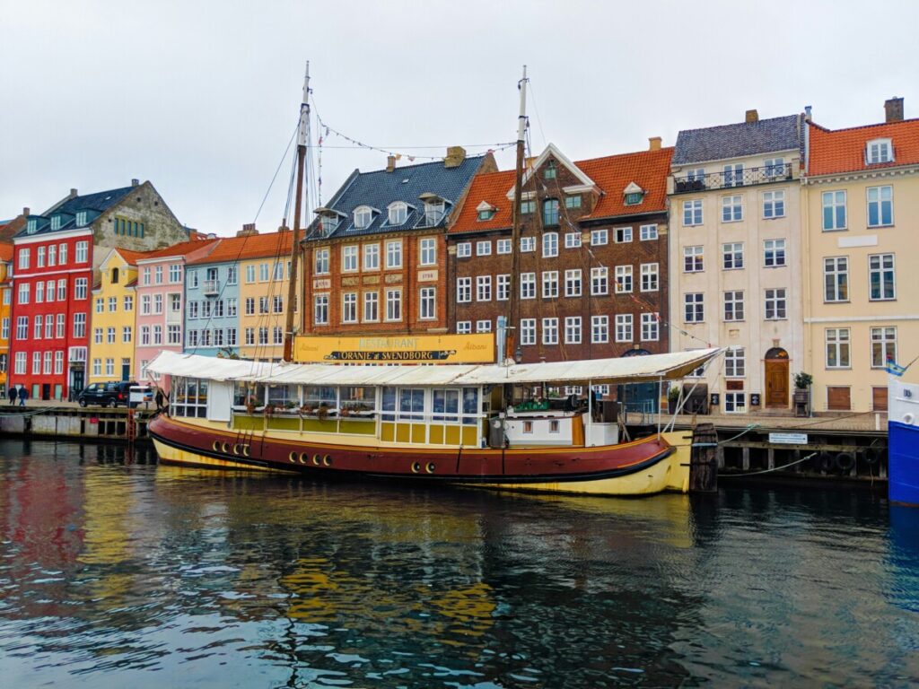 Nyhavn / unsplash.com
