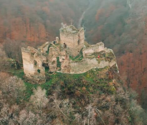 Cum arată traseul inspirat din romanul "Castelul din Carpați", scris de Jules Verne