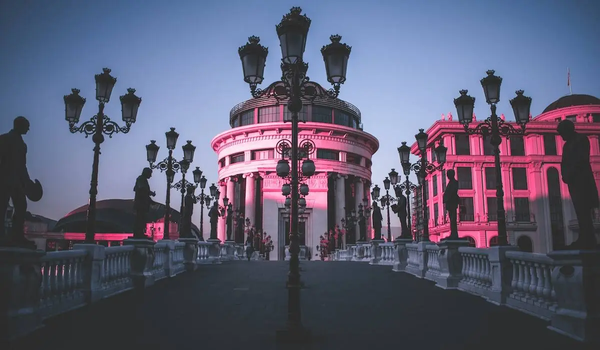 Opt destinații turistice mai puțin populare, dar care merită descoperite în 2026. O zonă din România, printre recomandările specialiștilor