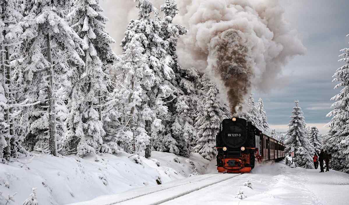 Bulgaria lansează, pe rute istorice, trenurile de Crăciun cu aburi. Traseele, programul și prețul biletelor