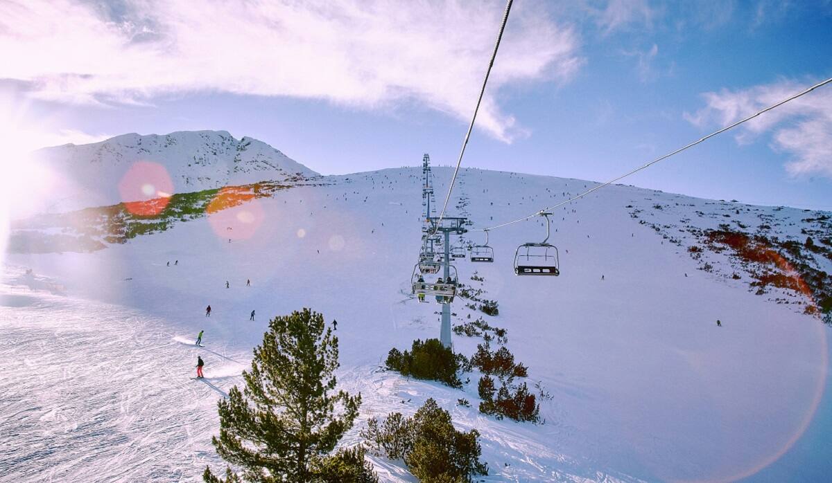 Care este cea mai ieftină stațiune de schi din Bulgaria. Prețul unui skipass în Bansko, Pamporovo și Borovets în 2025-2026