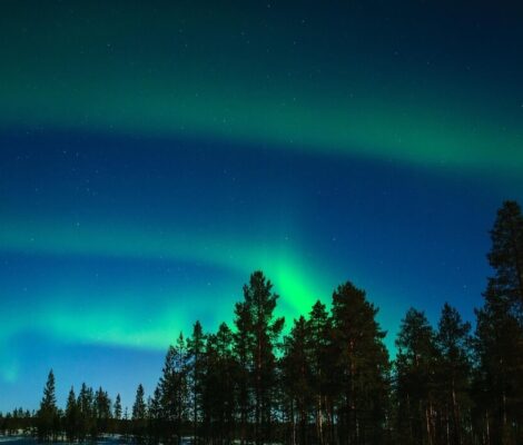 tren-northern-lights-aurora-boreală
