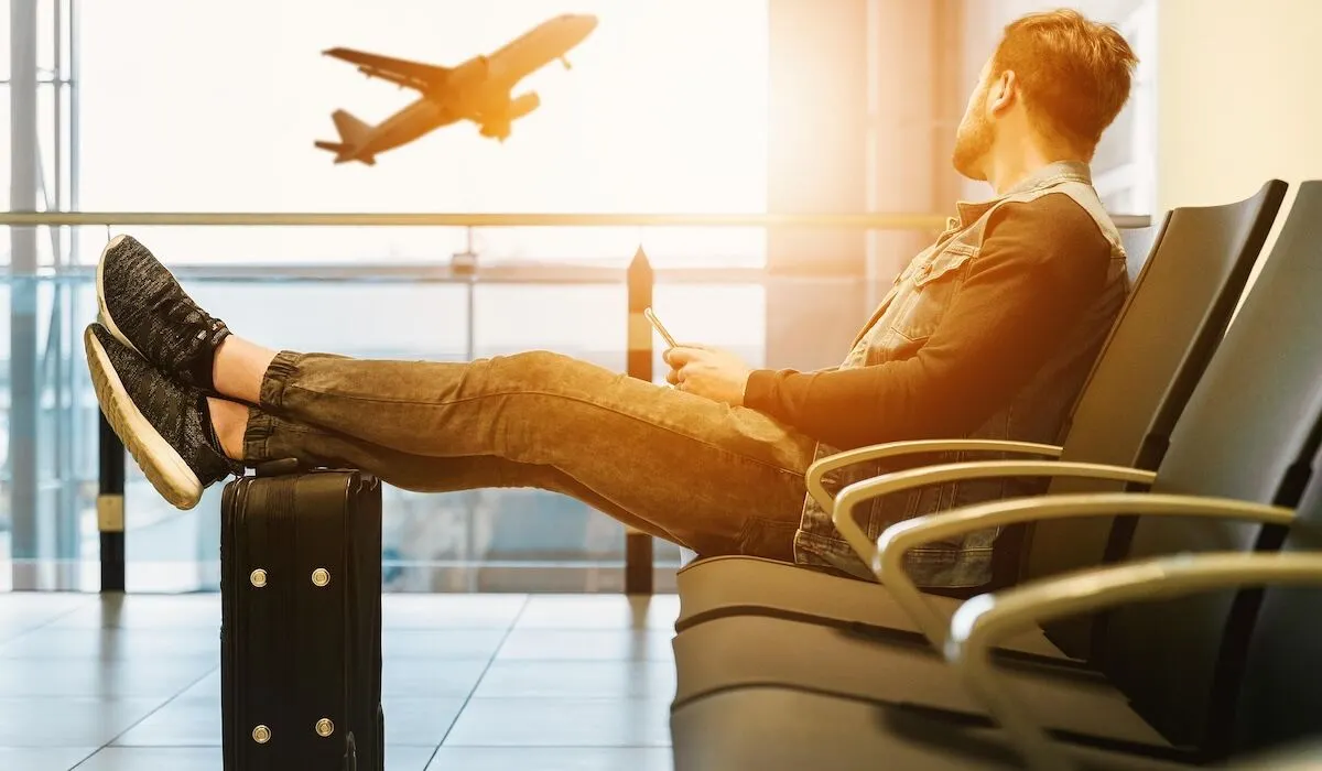 A fost eliminată limita de 100 ml pentru lichide în bagajul de mână. Pe Aeroportul Otopeni și Aeroportul Băneasa, pasagerii pot transporta acum până la 2 litri