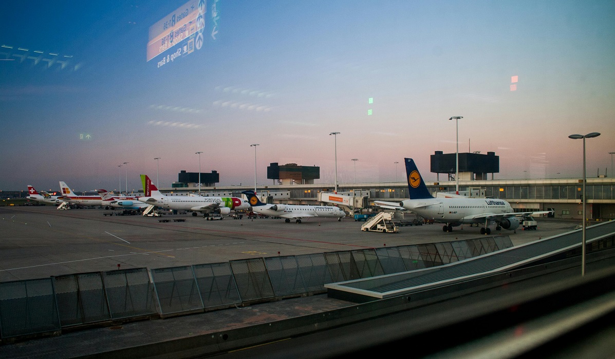 Războiul din Orientul Mijlociu a dus la anularea mai multor zboruri. Sunt afectați și turiștii români