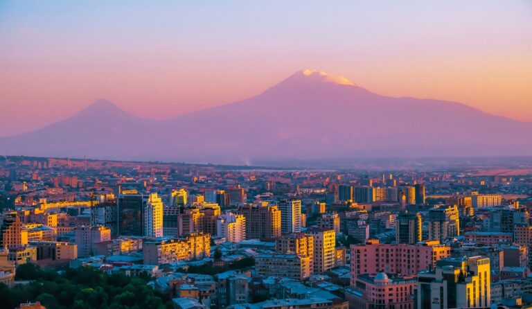 Ce să vizitezi în capitala Armeniei, Erevan.
