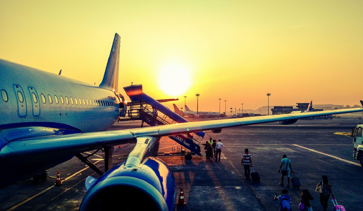 Cele mai ieftine zboruri pentru minivacanța de Rusalii 2026. Bilete de avion dus-întors care costă mai puțin de 100 de euro