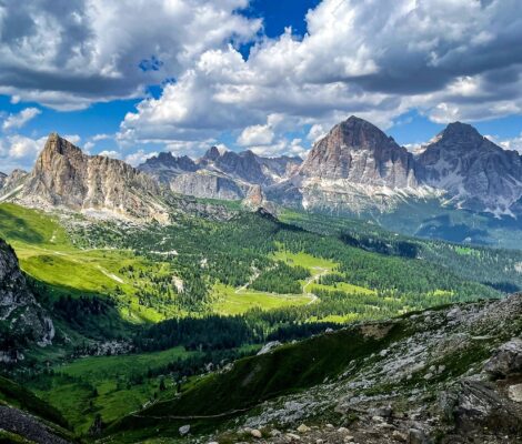 Ce să vizitezi și cât costă o vacanță în Dolomiți în 2026