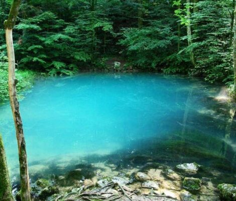Lacul Albastru, obiectivul unic din Maramureș