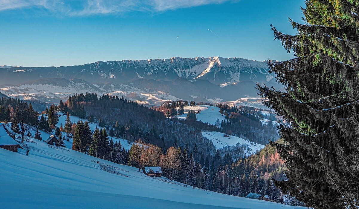 Prețuri mai mari în Poiana Brașov pentru sezonul de schi 2026-2027. Cât ar urma să coste un abonament de o zi