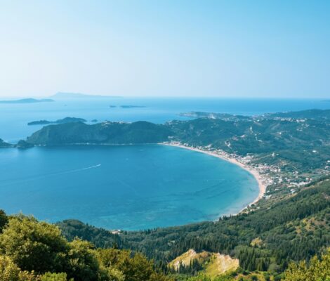 Bilete de avion la 15 euro spre destinații din Grecia, Italia și Croația