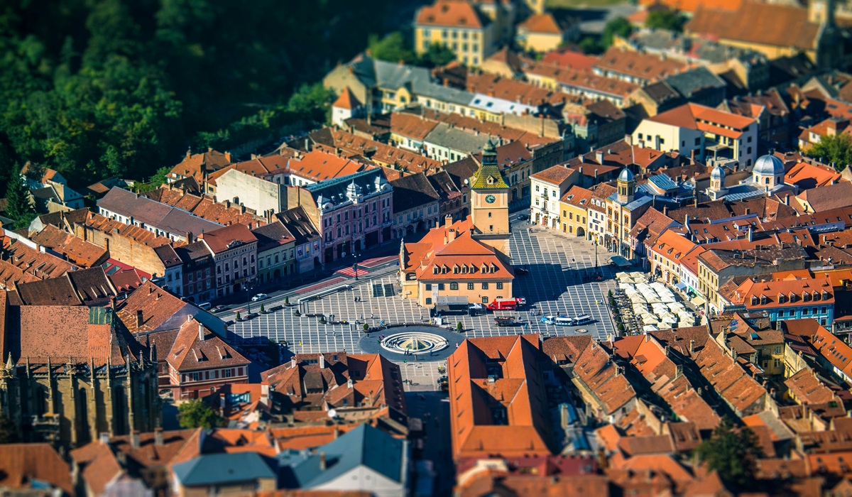 Orașul din România care vrea terase ca în Barcelona. Scopul: mai puțin „turism de covrig”