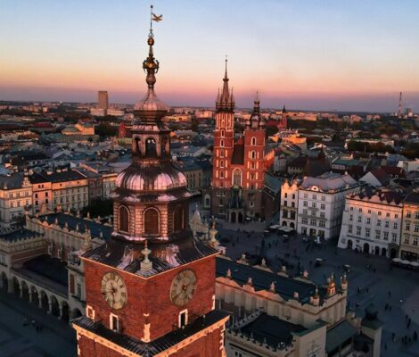 Bilete de avion dus-întors, pe ruta București - Cracovia, la mai puțin de 180 de lei